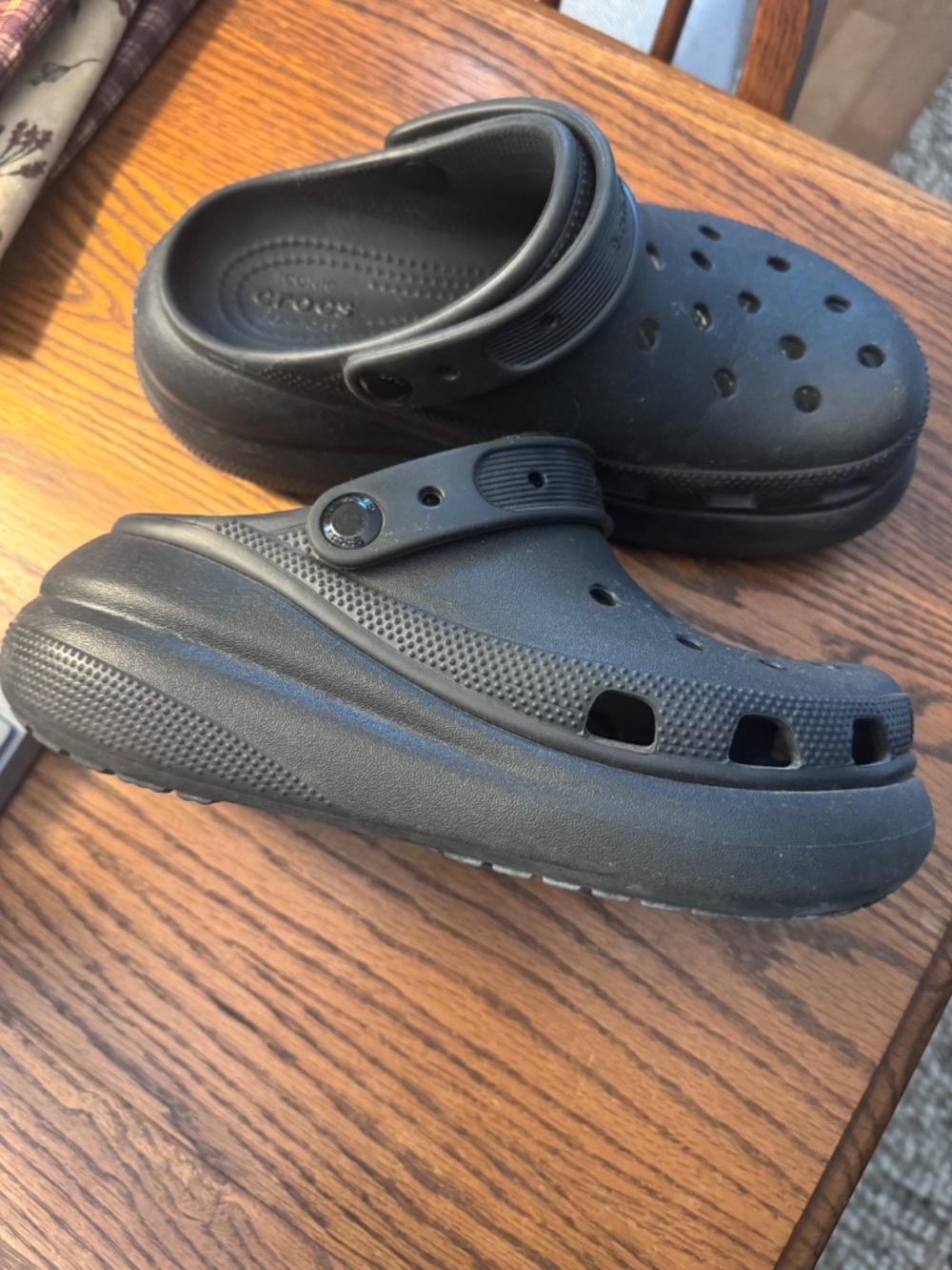 Platform Crocs - Picture 4 of 5